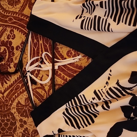 Wide Leg Jumpsuit - Picture 3 of 10